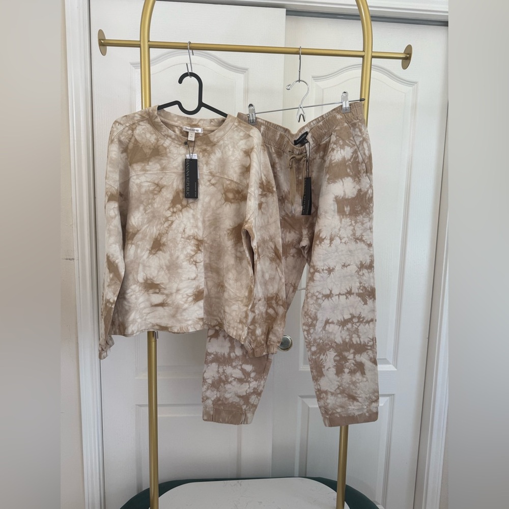 Banana Republic Tie-Dye lounging set